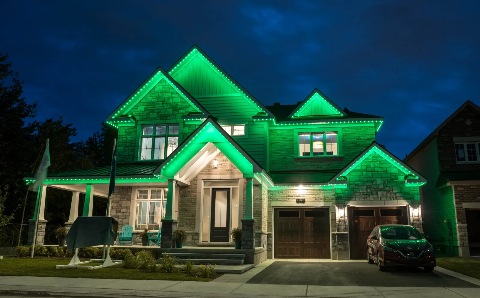 Green permanent lighting on a Thunder Bay home